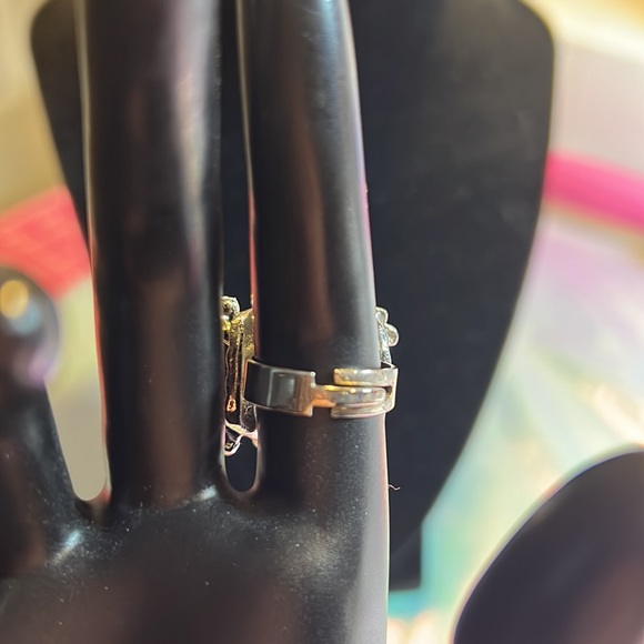 2 pairs adjustable Silver Tone SKULL rings - Picture 9 of 12